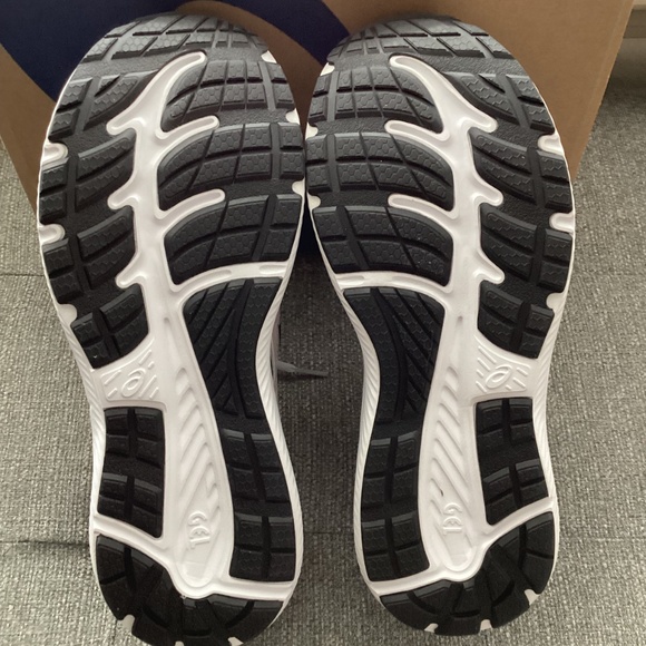 Asics Women's GEL-Contend 8 Running Sneakers, size 9.5 - Picture 10 of 11